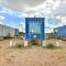 FlopHouze Shipping Container Hotel - Round Top