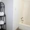 Oak Square 210