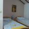 Ivanoski Studios and Guest Rooms