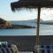 THE POPPIES Guest House - 100m Ocean - Private Spaces