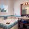 Casa Zarah - Hacienda Family Home - Pool and 2-Block to Beach