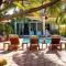 Casa Zarah - Hacienda Family Home - Pool and 2-Block to Beach