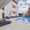 Pool Apartments & Rooms Mare