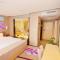 Lavande Hotel Wuhan Nanhu Walmart Store