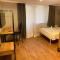 Kinzi House
