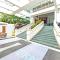 Ilikai Tower One Bedroom Lagoon View Waikiki Condos with Lanai & Free Wifi