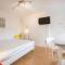 Tooting Broadway Studios & Rooms by DC London Rooms - Londra