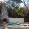 The River Road Retreat at Lake Austin-A Luxury Guesthouse Cabin & Suite - Austin