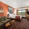 Super 8 by Wyndham Eveleth