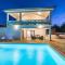 Villa More