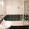 Chill Out Apartment, 2 mins from beach
