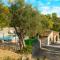 Villa Mancor Pool & Mountain Views