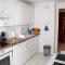 Chill Out Apartment, 2 mins from beach