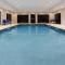 Holiday Inn Express & Suites - Fayetteville by IHG