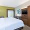 Holiday Inn Express and Suites Three Rivers, an IHG Hotel