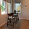 NormalBnB - 2 Blocks From Restaurants, Bars, Hospital