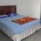Hotel Rajawali Mitra RedDoorz - 井里汶