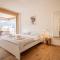 PlantA rosa by Arosa Holiday