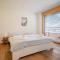 PlantA rosa by Arosa Holiday