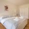 PlantA rosa by Arosa Holiday