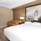 Super 8 by Wyndham Winnipeg West - Winnipeg