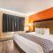 Econo Lodge Inn & Suites Airport