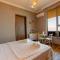 4 Rooms