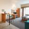 Lotus Family Hotel - Free Parking