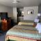 Redbud Inn
