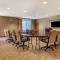 Comfort Suites Delavan - Lake Geneva Area