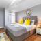 Large Apartment Near Stonehenge Amesbury Town Centre Smart TVs Netflix FREE PARKING