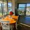 Bermagui Stays - Penthouse Apartment - Amazing Views & Location