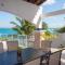 Costera 171 · Guest House