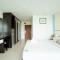 CA Hotel and Residence Phuket - SHA Extra Plus - Phuket stad