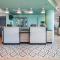 B&B HOTEL Paris Porte de Bagnolet