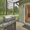 Hendersonville Home with Fire Pit 5 Mi to Downtown! - هيندرسونفيل