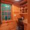 Smokys Hideaway