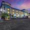 Clarion Inn & Suites Central Clearwater Beach