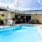 TAHITI - Sannys Place Family Room & Poo