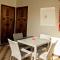 TAHITI - Sannys Place Family Room & Poo