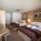 Twin Peaks Lodge & Hot Springs