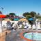 Howard Johnson by Wyndham Anaheim Hotel & Water Playground - Anaheim