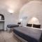 Katerinas Castle - Caldera Cave Hotel