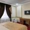 Lion Hotel