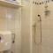 Apartment and rooms Parus