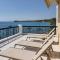 Beachfront Modern Apartment