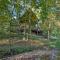 Creekside Broken Bow Cabin with Hot Tub and Fire Pit! - Stephens Gap