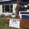 SHELLHARBOUR BEACH COTTAGE ---- Walk out back gate to beach flags in summer