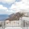 Doukas Caldera Suites