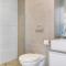 Backup-Power Eclectic Blue City View Apartment - 开普敦